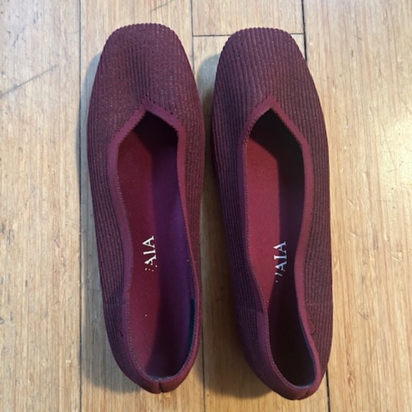 Burgundy Vivaia flats - Picture 3 of 3